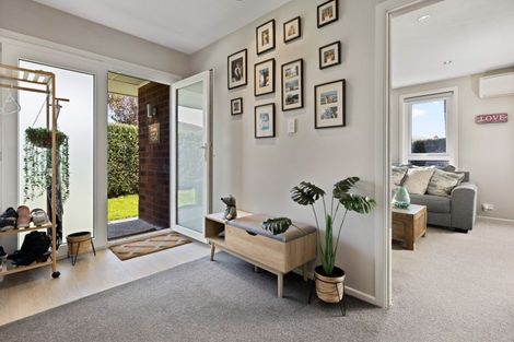 Photo of property in 21 La Perouse Place, Northcote, Christchurch, 8052