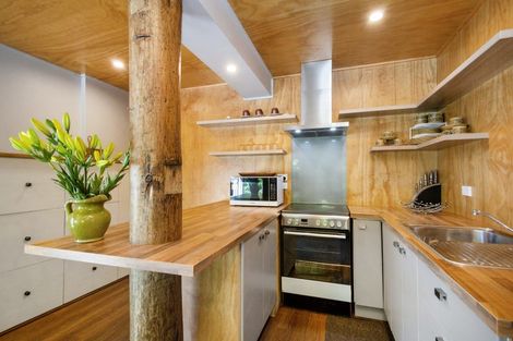 Photo of property in 3a Whiorau Grove, Lowry Bay, Lower Hutt, 5013