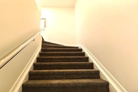 Photo of property in 2/28 Ludlow Terrace, Totara Vale, Auckland, 0627