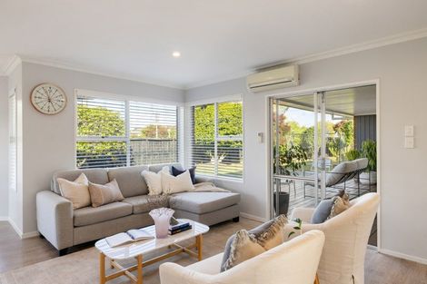 Photo of property in 82 Williams Street, Cambridge, 3434