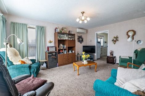 Photo of property in 20 Salford Avenue, Redwood, Christchurch, 8051