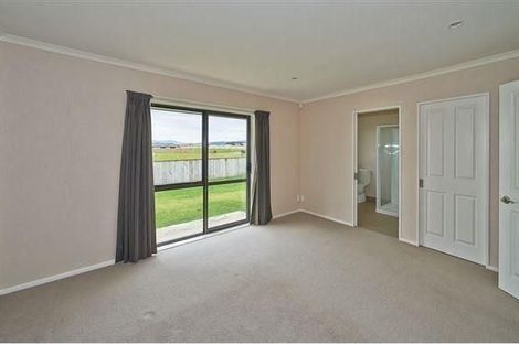 Photo of property in 157 Pacific Drive, Fitzherbert, Palmerston North, 4410
