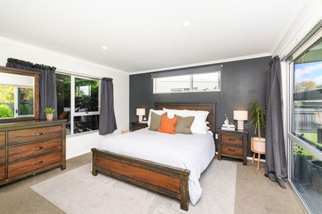 Photo of property in 16 Lane Place, Awapuni, Palmerston North, 4412