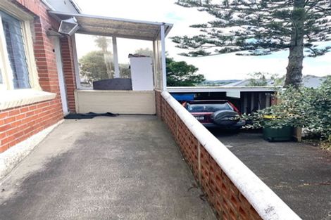 Photo of property in 10 Humphrey Kemp Avenue, Henderson, Auckland, 0612