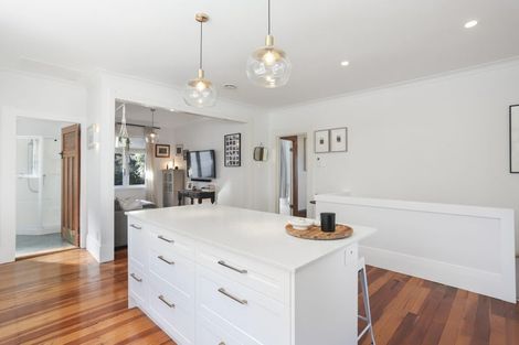 Photo of property in 2/55 Chislehurst Street, Henderson, Auckland, 0612