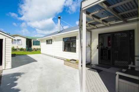 Photo of property in 52 Awapuni Road, Awapuni, Gisborne, 4010