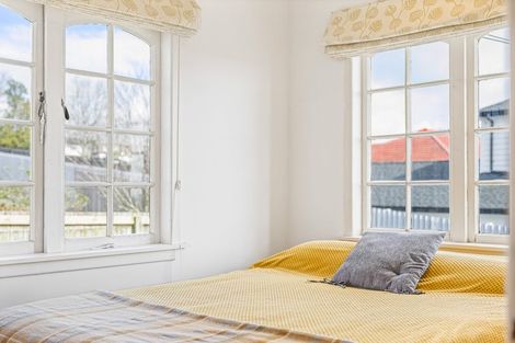 Photo of property in 4233 Great North Road, Glendene, Auckland, 0602