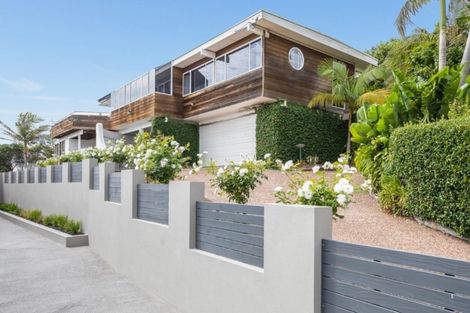 Photo of property in 5 Rangitoto View Road, Cockle Bay, Auckland, 2014
