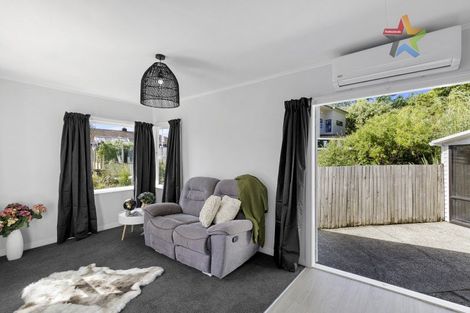 Photo of property in 385 Stokes Valley Road, Stokes Valley, Lower Hutt, 5019