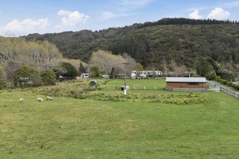 Photo of property in 393 Moores Valley Road, Wainuiomata, 5373