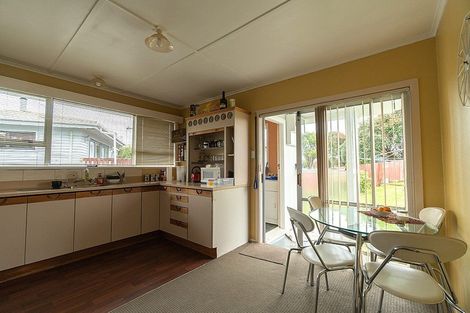 Photo of property in 10 Clearmont Crescent, Blagdon, New Plymouth, 4310