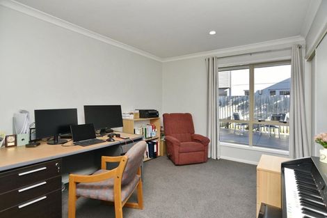 Photo of property in 29 Linkwater Way, Parklands, Christchurch, 8083