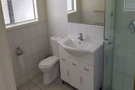 Photo of property in 8b Schnapper Rock Road, Schnapper Rock, Auckland, 0632