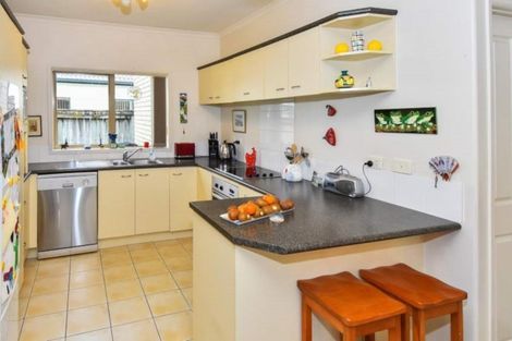 Photo of property in 10 Glencalder Place, Wattle Downs, Auckland, 2103