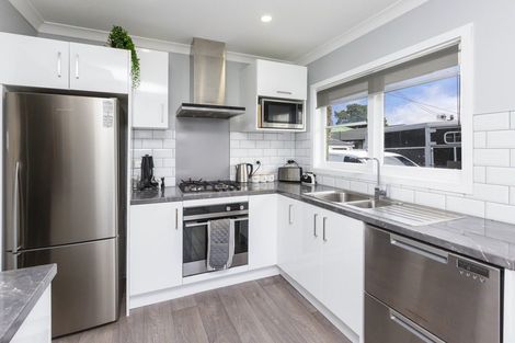 Photo of property in 2/15 Lane Street, Wallaceville, Upper Hutt, 5018