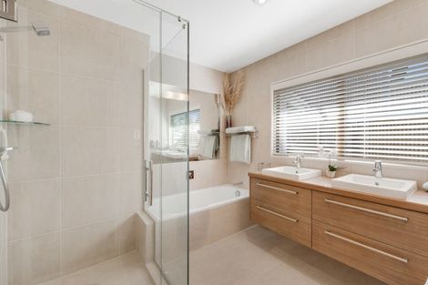 Photo of property in 24 Clovelly Road, Bucklands Beach, Auckland, 2012