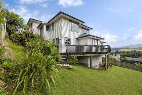 Photo of property in 17 Endeavour Drive, Whitby, Porirua, 5024