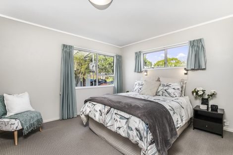 Photo of property in 9 Seakens Way, Glen Eden, Auckland, 0602