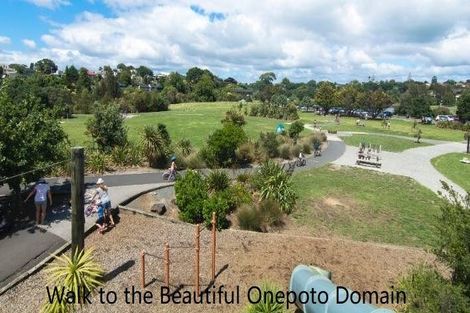 Photo of property in 1/41 Exmouth Road, Northcote, Auckland, 0627