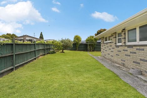 Photo of property in 19 Kensington Place, Fairfield, Hamilton, 3214