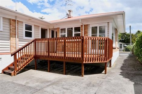Photo of property in 20 Hillcrest Grove, Hillpark, Auckland, 2102