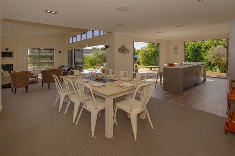 Photo of property in 9 Taunui Place, Cooks Beach, Whitianga, 3591