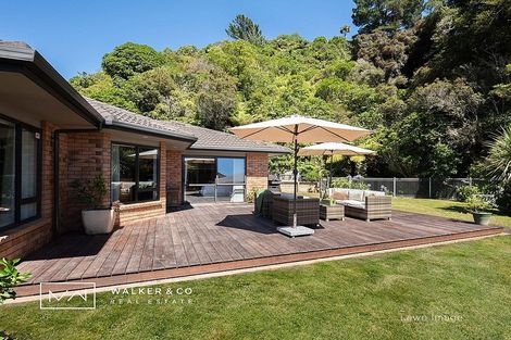 Photo of property in 30 Aragon Grove, Kingsley Heights, Upper Hutt, 5018