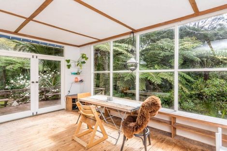 Photo of property in 180 Atkinson Road, Titirangi, Auckland, 0604
