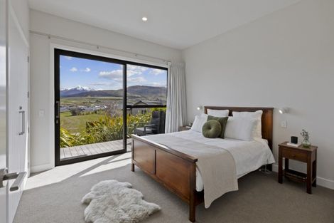 Photo of property in 14 Kerrera Lane, Jacks Point, Queenstown, 9371
