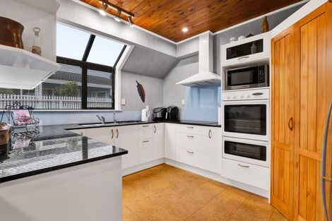 Photo of property in 52 Bayly Road, Blagdon, New Plymouth, 4310