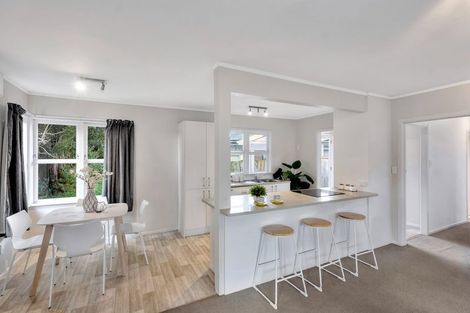 Photo of property in 60 Cobham Crescent, Kelston, Auckland, 0602