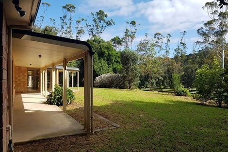 Photo of property in 7 Daphne Harden Lane, Paremoremo, Auckland, 0632