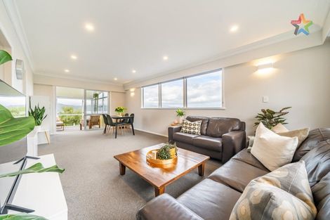 Photo of property in 4/30 London Road, Korokoro, Lower Hutt, 5012