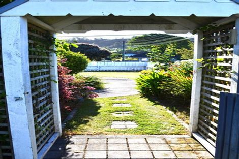 Photo of property in 243/1 Stokes Valley Road, Stokes Valley, Lower Hutt, 5019