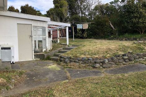 Photo of property in 37 Kenmore Street, Newlands, Wellington, 6037