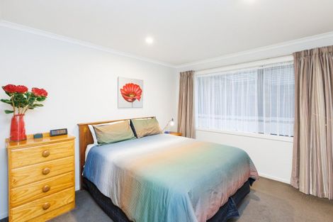 Photo of property in 14 Lorenzo Place, Kelvin Grove, Palmerston North, 4414
