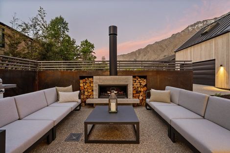 Photo of property in 1 Torridon Court, Jacks Point, Queenstown, 9371