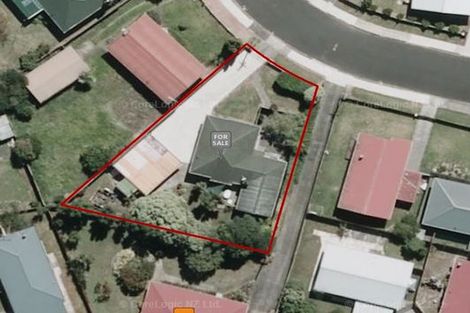 Photo of property in 4 Mountbatten Place, Papakura, 2110