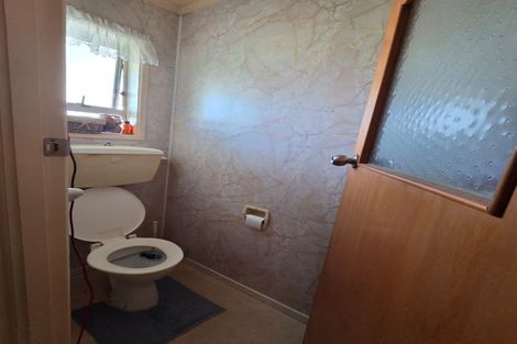 Photo of property in 44 Cliff View Drive, Green Bay, Auckland, 0604