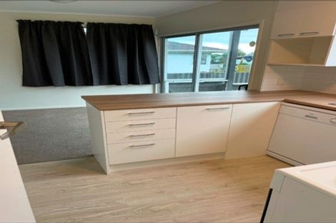 Photo of property in 20 Ewbank Place, Manurewa, Auckland, 2102