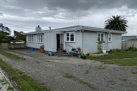 Photo of property in 214 Bridge Street, Eltham, 4322