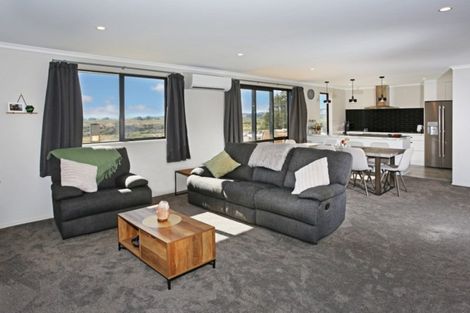 Photo of property in 49 Te Ara Aukati Terrace, Pokeno, 2471