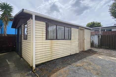 Photo of property in 72 Finlayson Avenue, Clendon Park, Auckland, 2103