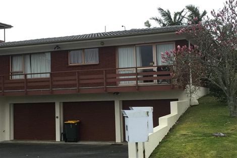 Photo of property in 3 Manhattan Heights, Glendene, Auckland, 0602