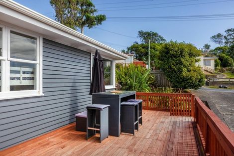 Photo of property in 136 Driver Crescent, Cannons Creek, Porirua, 5024