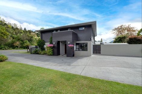 Photo of property in 19 Okareka Loop Road, Lake Okareka, Rotorua, 3076