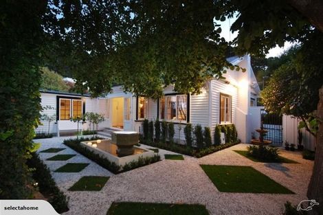 Photo of property in 18 Nikau Street, Eastbourne, Lower Hutt, 5013