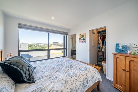 Photo of property in 1/62 Spenmoor Street, Newlands, Wellington, 6037