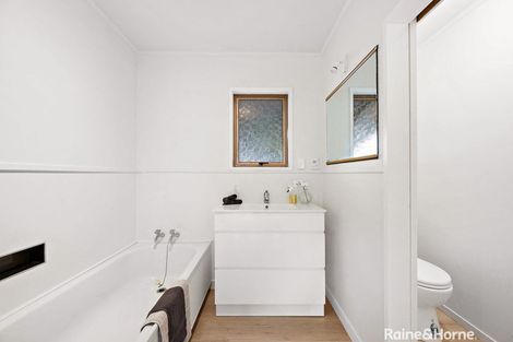 Photo of property in 8 Papawai Road, Greytown, 5712