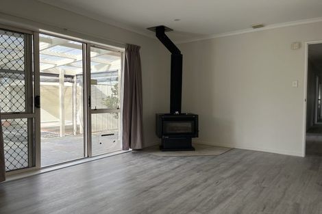 Photo of property in 1 Solan Drive, Waimauku, 0812